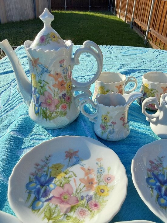 VINTAGE TEA SET Handbags - VINTAGE HAND PAINTED FLORAL TEA SERVING SET